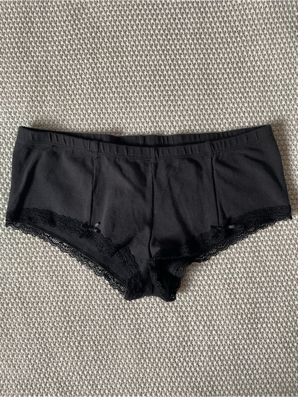 Brandy Melville - Black Lace Trim Boy Shorts / Panties / Underwear With Bows